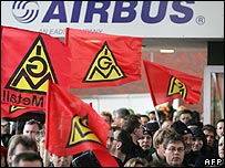 Nhân công Airbus tại nhiều nhà máy khác nhau biểu tình phản đối việc cắt giảm nhân công
