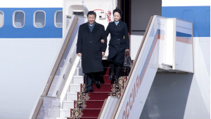 习近平携夫人访问俄国