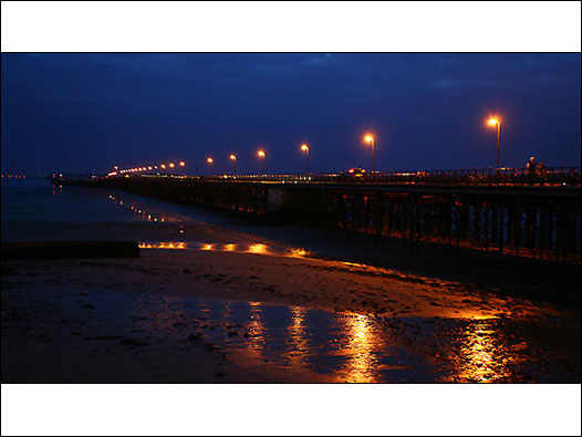 东北城镇Ryde、长800米的码头已经有近200年历史，但依然在使用中。