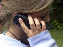 نیمی از کودکان هشت تا یازده ساله در بریتانیا موبایل دارند