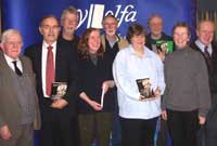 Noson cyhoeddi'r llyfr - plant Gwynfor Evans gyda Peter Hughes Griffiths a Dewi Watkin Powell