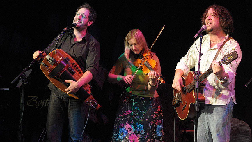 Breabach live at the Strathclyde Suite. Photo by Louis Decarlo