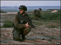 Bir İsrail askeri