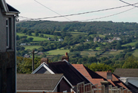 Golygfa o Gwm Gwendraeth o bentref Tymbl