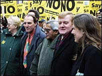 کندی در تظاهرات مخالفت با جنگ عراق