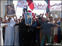 सुन्नियों ने मसौदे के विरोध में प्रदर्शन किया