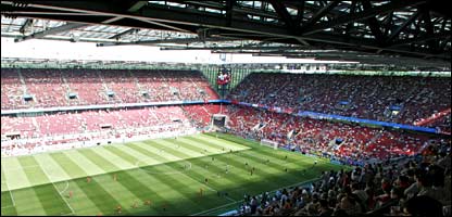 Estádio RheinEnergieStadion, Colônia 