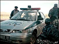 خودروی پليس که در داغستان هدف تيراندازی قرار گرفته است