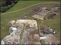 Vilarejo encontrado perto de Stonehenge (foto: National Geographic)