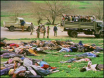 Corpos de vítimas da guerra entre Irã e Iraque em Halabja, no norte iraquiano