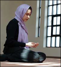 يوه شنډه ښځه د دعا پرمهال