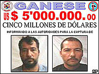 Cartaz com a recompensa pelos gêmeos Mejía Múnera