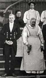 Detail: Servants to the Yorke family, 1912