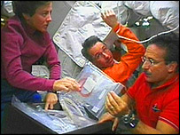 Posádka Discovery se připravuje na odlet