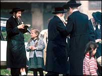 Religiosos conservadores e grupos de direita estão entre os que apóiam a proibição