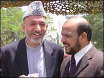 در روزهای گذشته، شايعاتی وجود داشت که آقای کرزی (سمت چپ)، بار ديگر مارشال فهيم را به عنوان معاون اول خود معرفی خواهد کرد