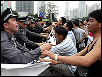 Çin'de Japonya karşıtı gösterilerden bir kare