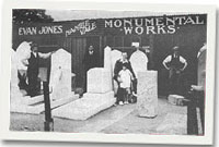 Hen waith ar safle Eifionydd Farmers neu Wynnstay heddiw. Oes rhywun yn cofio?