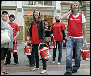 Shameless cast fundraising [pic: Dave Thompson]