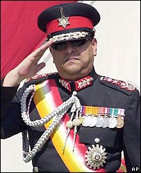 O rei Gyanendra assumiu o poder político do país no ano passado