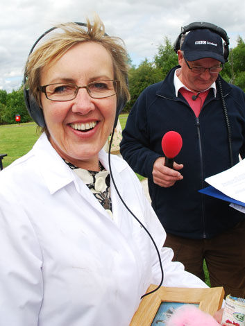 Aggie MacKenzie and Mark Stephen