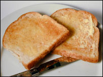 涂上黄油的烤面包