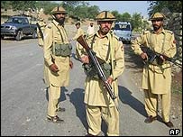 soldados paquistaneses em Waziristão