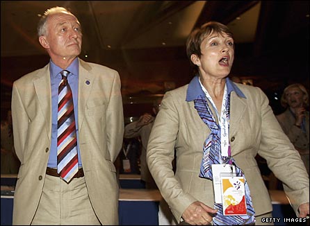 Tessa Jowell cannot believe it as London win the right to stage the 2012 Games while Ken Livingstone remains unmoved