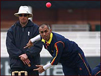 गुलाबी क्रिकेट गेंद