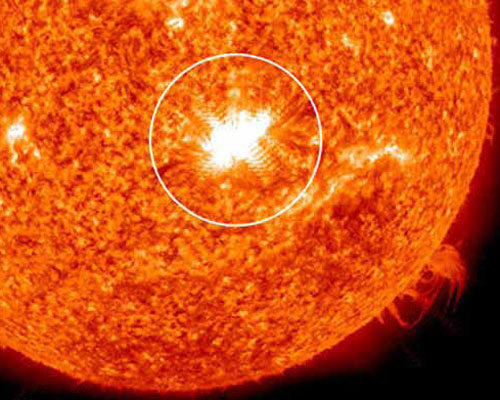 Intense flash of extreme ultraviolet radiation from the Sun 15.02.2011
