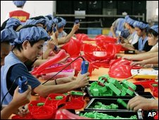 Công nhân Trung Quốc tại một nhà máy 