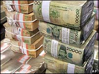 Đồng Rupiah mất giá trong những ngày qua do giá xăng dầu tăng cao ở Indonesia