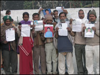 निठारी से लापता बच्चों के अभिभावक