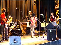 The Red Stripes have a soundcheck