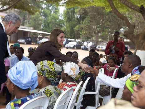 Melinda meeting with members of the community in Dangbo.