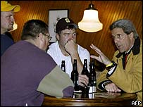 Ông Kerry tìm cách tạo ra hình ảnh hoà đồng