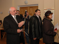 Ігор Смірнов віддає свій голос на виборах