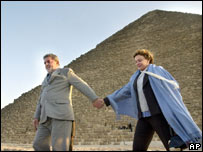 Luis Inácio Lula da Silva e a primeira dama visitaram as pirâmides