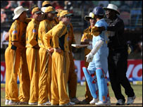 हरभजन सिंह और ऑस्ट्रेलियाई खिलाड़ी