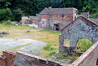 Olion diwydiant ym Maesglas