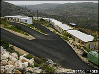 El Matan yerleşimi, karavanlardan oluşan yasadışı birimlerden biri