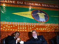 Lula com o presidente de Burkina Faso durante a abertura da Semana do Cinema Brasileiro, na capital do país