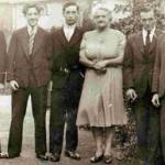 The picture is of a group of Bevin Boys, including my dad.They are pictured with the landlady at their lodgings, in the Crescent, Langwith Junction. From the right, Fred Norford (formerly a printer), Dad (Frank Mallett), standing next to the landlady, Mrs Waddingham. Les (from Cornwall), Don and then Roy Young (formerly a butcher from Rainham in Essex. After the war he married Dorothy Fletcher from Shirebrook, they eventually moved back to Essex).