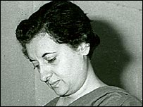 مرحوم وزیر اعظم اندرا گاندھی کو ایک سکھ سپاہی نے گولی مار دی تھی