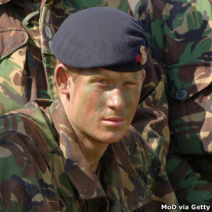 哈里王子戎装照