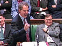 布莱尔参加议会辩论