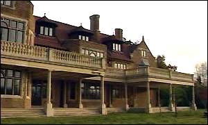 پاکستان کی سابق وزیر اعظم بینظیر بھٹو