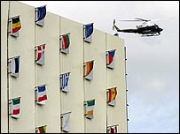 Вертоліт поліції - над центром в Неаполі, де зустрічалися міністри ЄС