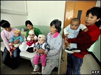 Chinese mothers with babies in hospital
