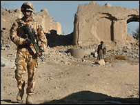 سرباز ناتو در هلمند